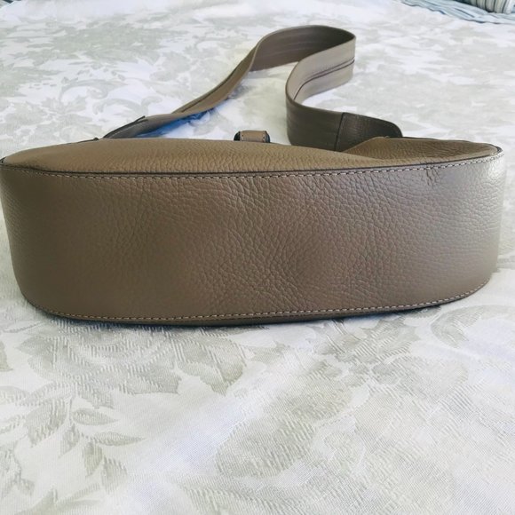 Allisandro Mari, Seychellas, Cross-body, Purse.taupe/sand color.  Leather Italy. - Picture 8 of 10